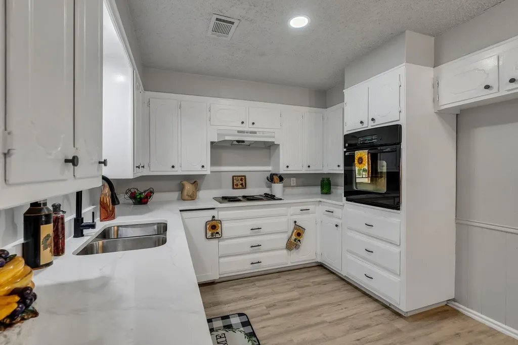 6404 Simmons Road North Richland Hills TX 76182