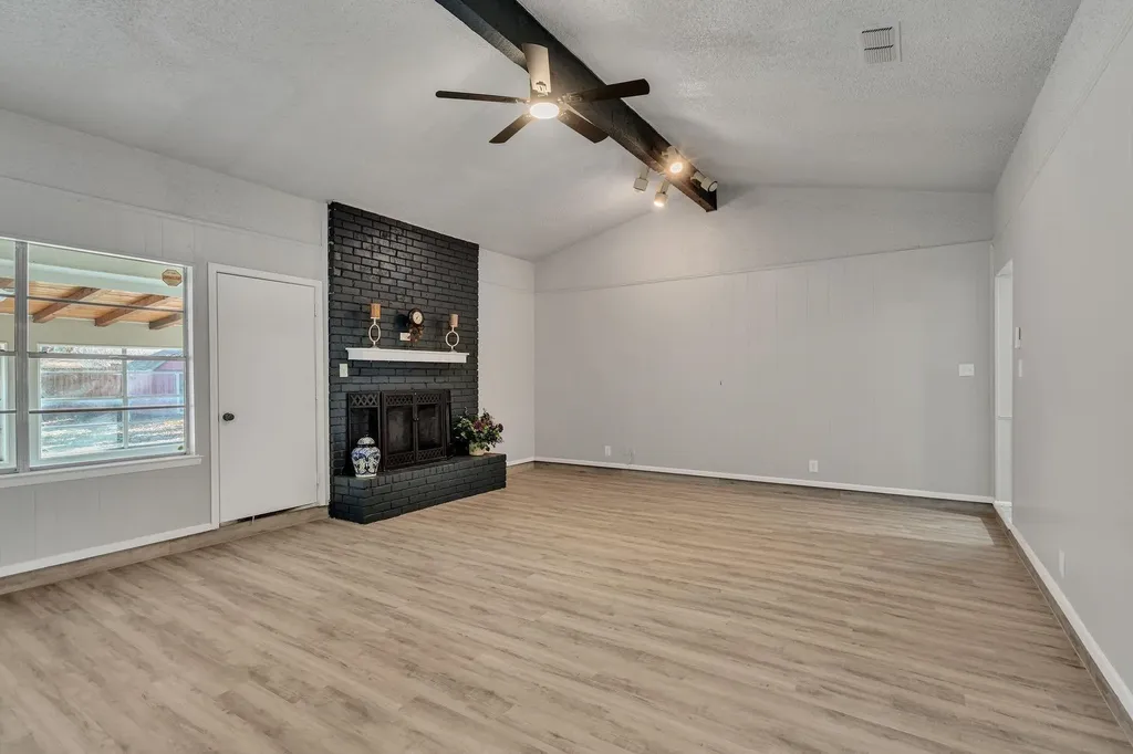 6404 Simmons Road North Richland Hills TX 76182