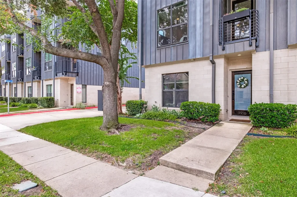 1916 Hope Way Dallas TX 75206