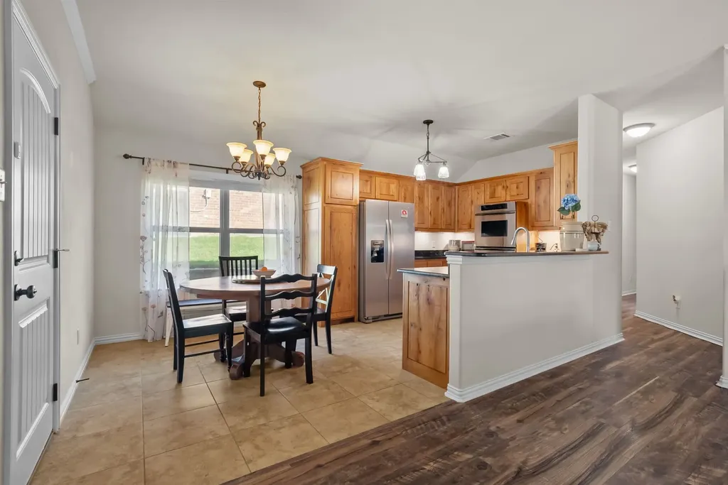 1261 Newcastle Drive Weatherford TX 76086