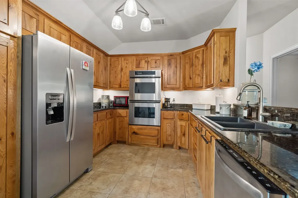 1261 Newcastle Drive Weatherford TX 76086