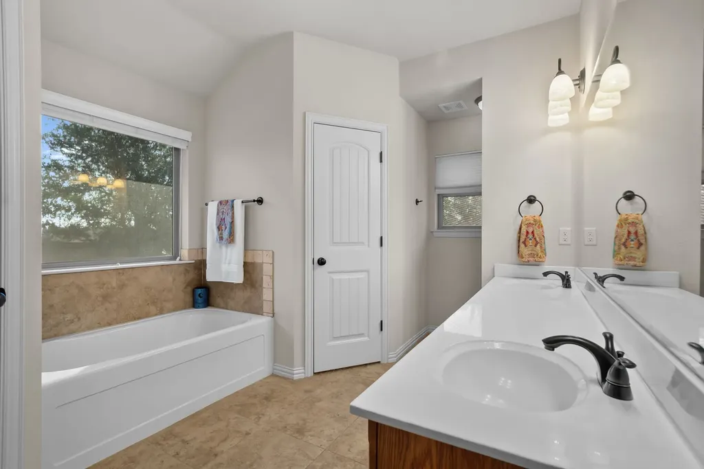 1261 Newcastle Drive Weatherford TX 76086