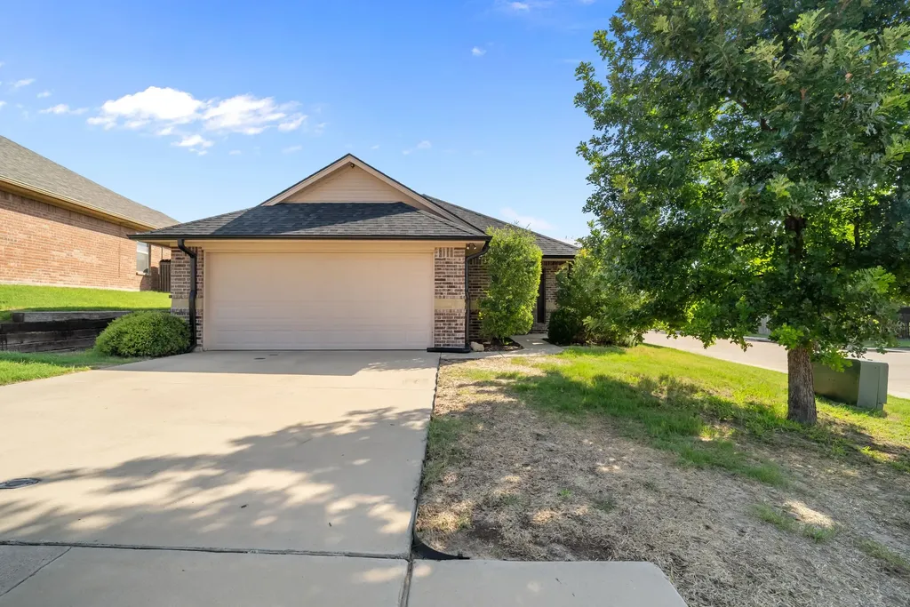 1261 Newcastle Drive Weatherford TX 76086