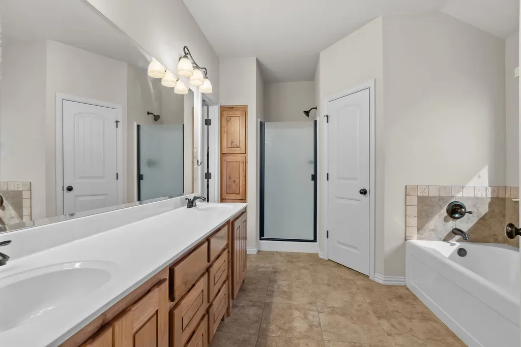 1261 Newcastle Drive Weatherford TX 76086
