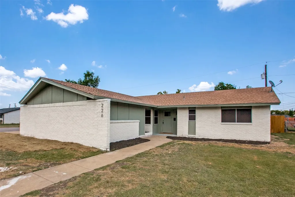 226 N Forest Crest Drive Garland TX 75042