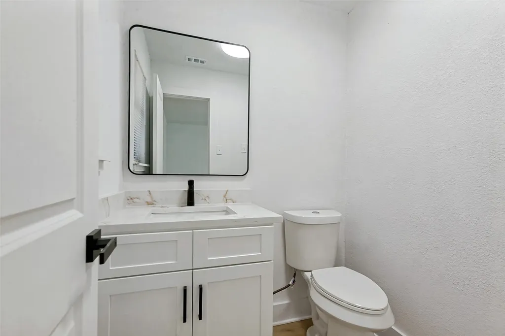 226 N Forest Crest Drive Garland TX 75042
