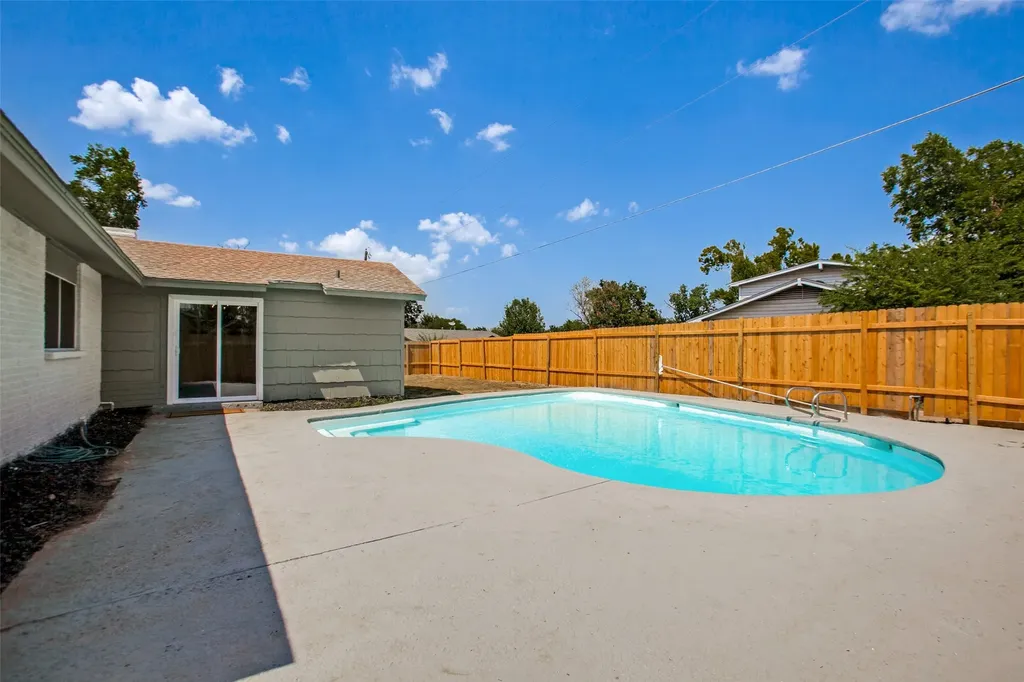 226 N Forest Crest Drive Garland TX 75042