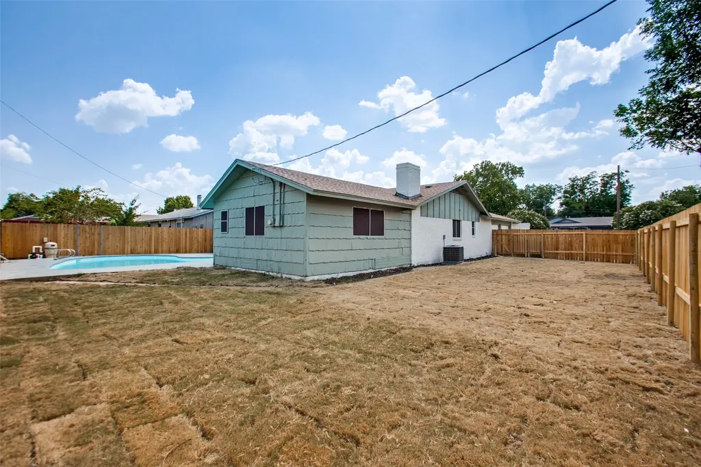 226 N Forest Crest Drive Garland TX 75042