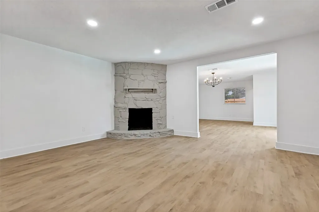 226 N Forest Crest Drive Garland TX 75042