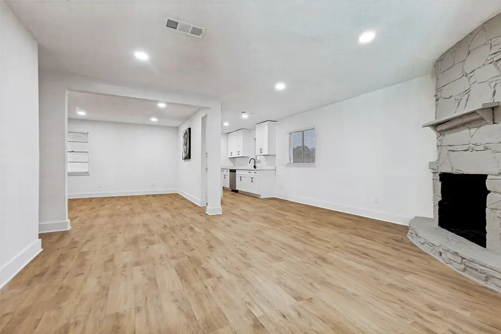 226 N Forest Crest Drive Garland TX 75042