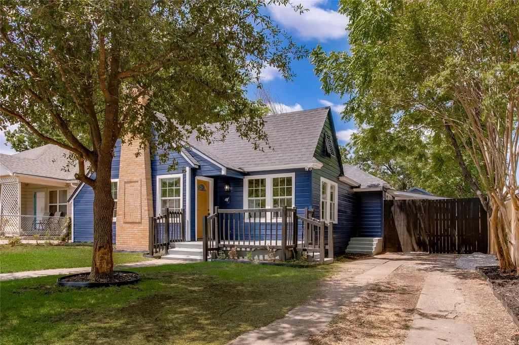 2635 Gladstone Drive Dallas TX 75211