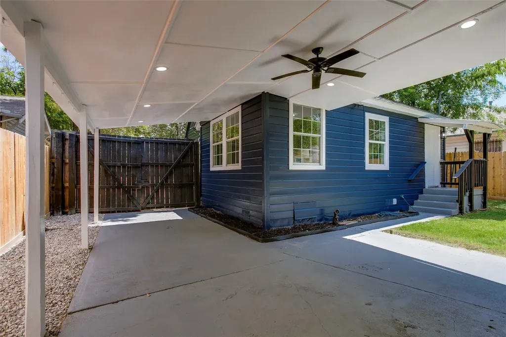 2635 Gladstone Drive Dallas TX 75211