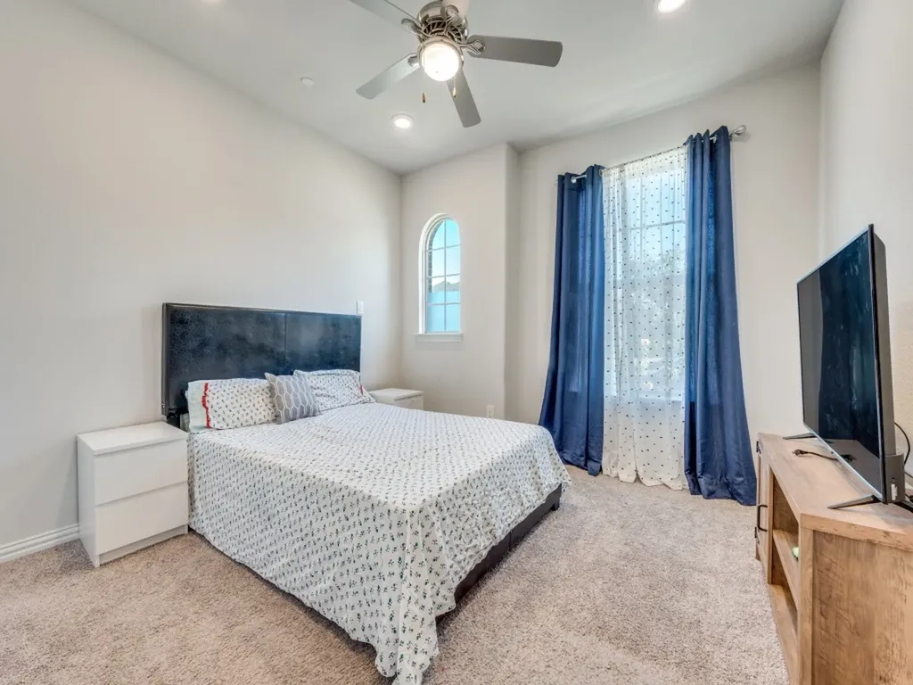 2094 Creekbluff Circle Lewisville TX 75010