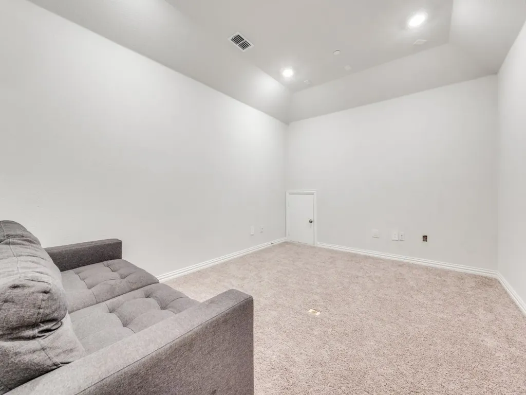 2094 Creekbluff Circle Lewisville TX 75010