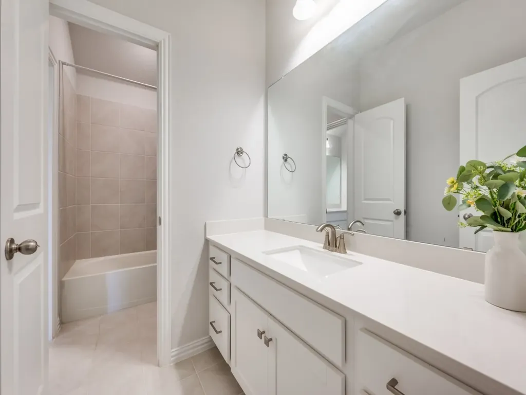 2094 Creekbluff Circle Lewisville TX 75010