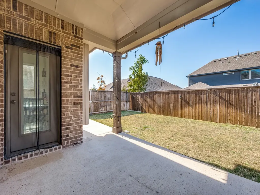 2094 Creekbluff Circle Lewisville TX 75010
