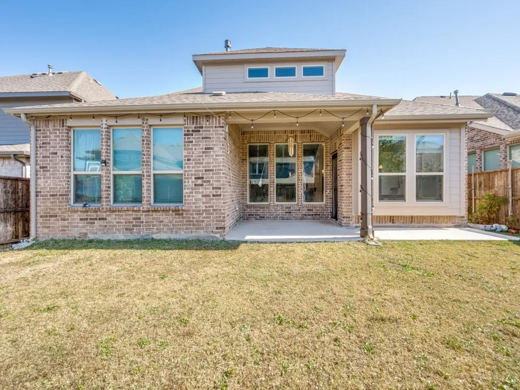 2094 Creekbluff Circle Lewisville TX 75010