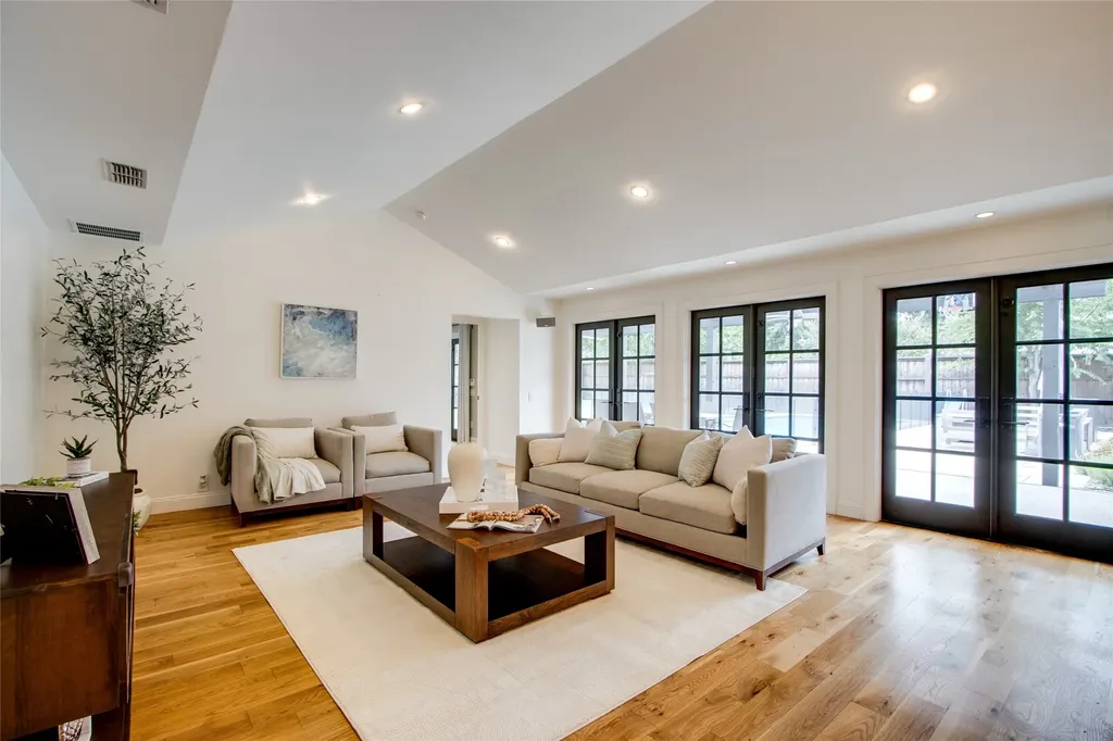 5857 Charlestown Drive Dallas TX 75230