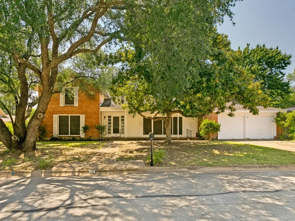 314 S Jackson Avenue Justin TX 76247