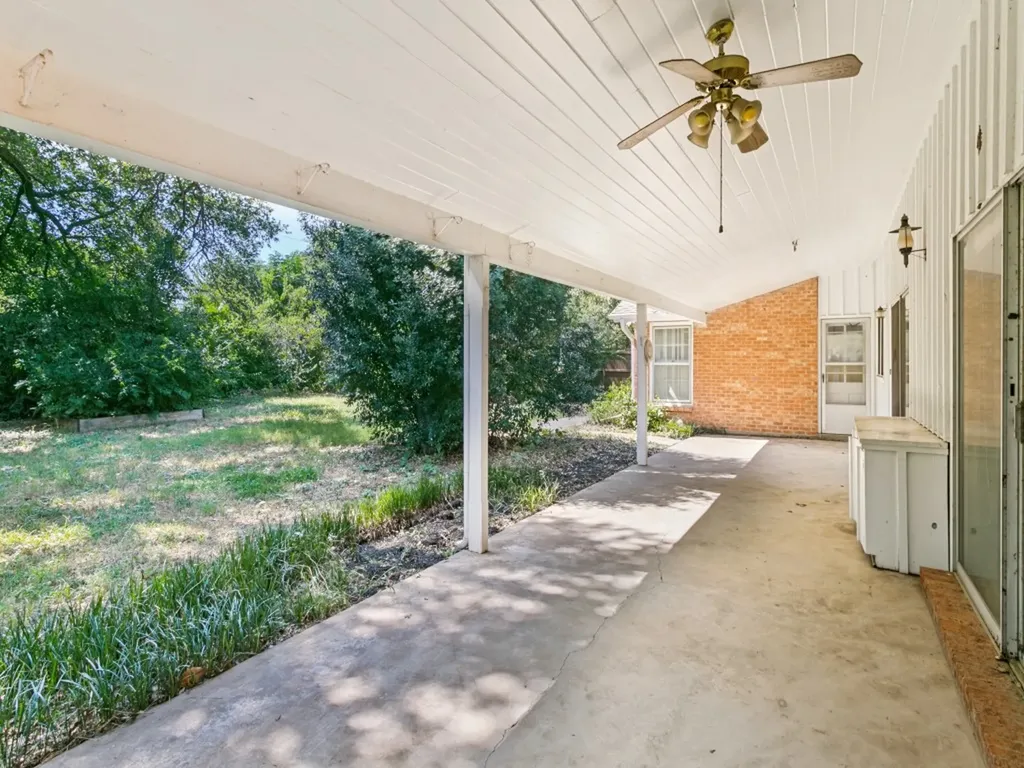 314 S Jackson Avenue Justin TX 76247