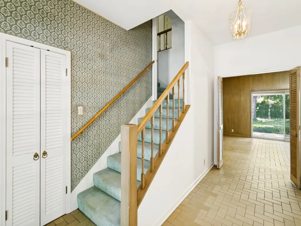 314 S Jackson Avenue Justin TX 76247