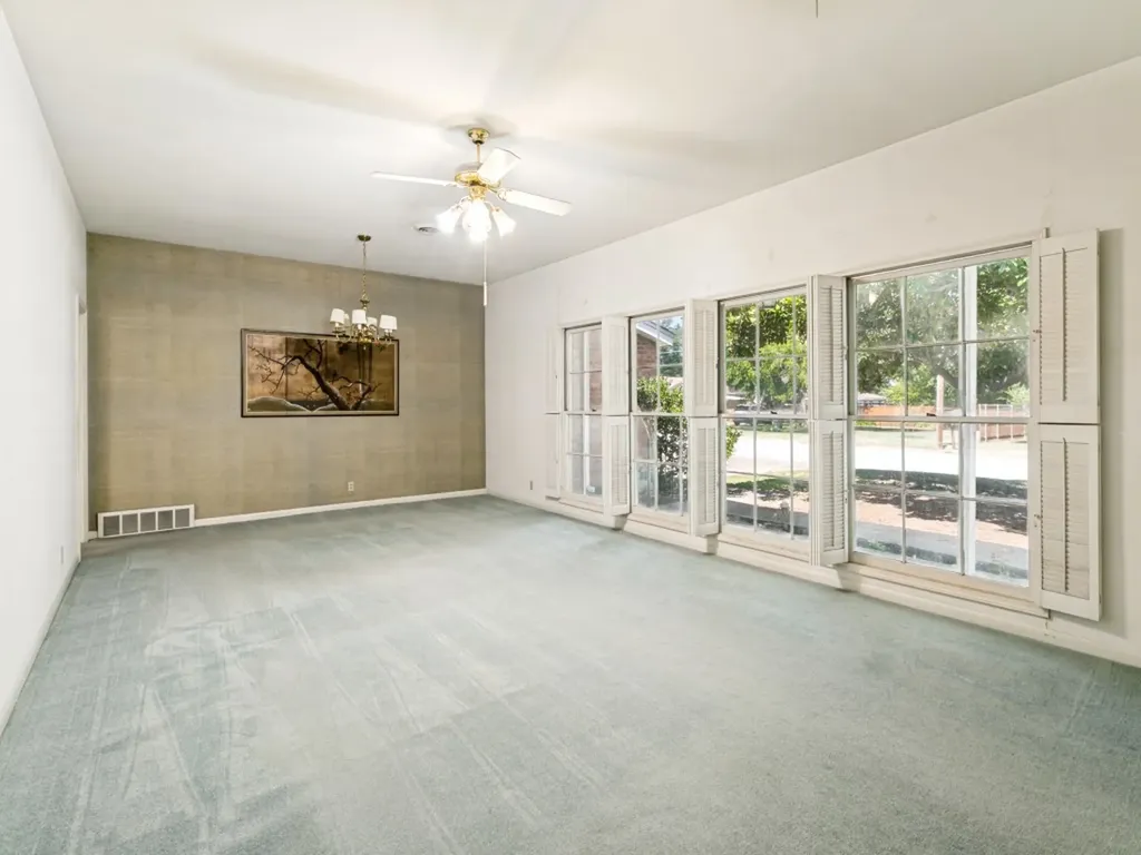 314 S Jackson Avenue Justin TX 76247