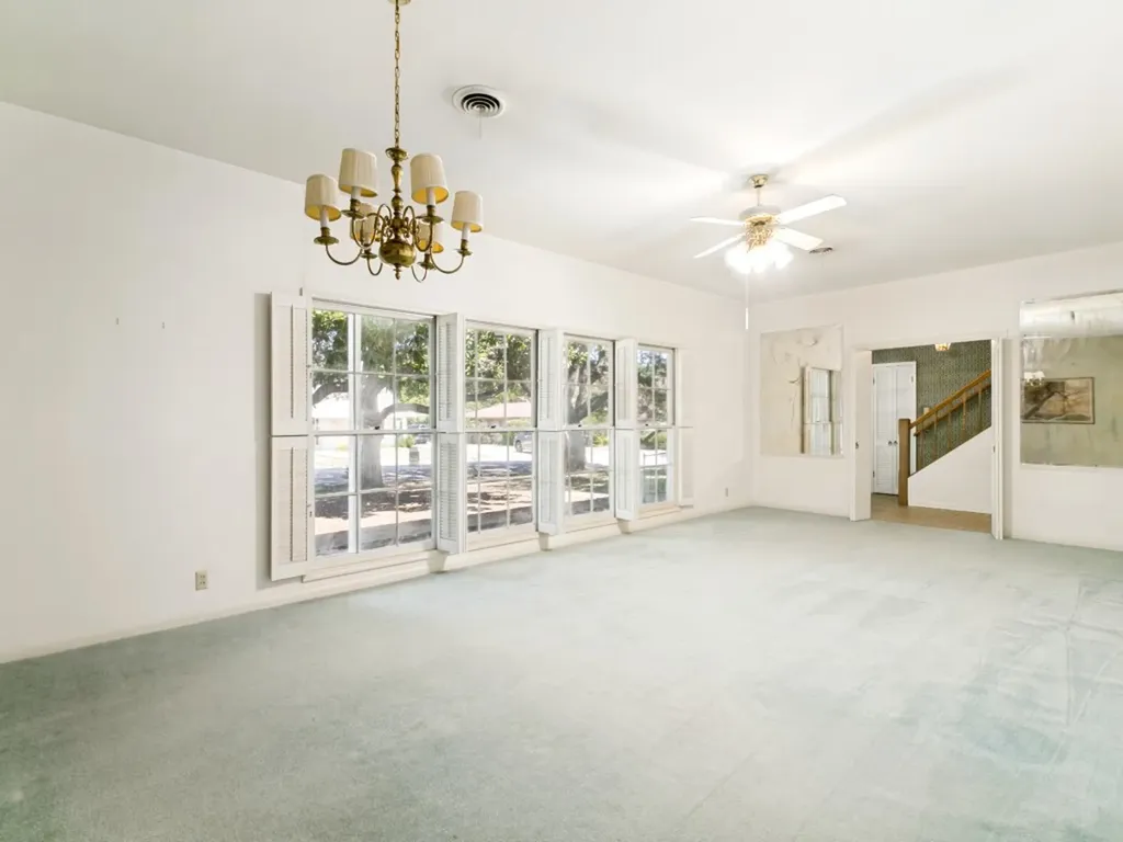 314 S Jackson Avenue Justin TX 76247