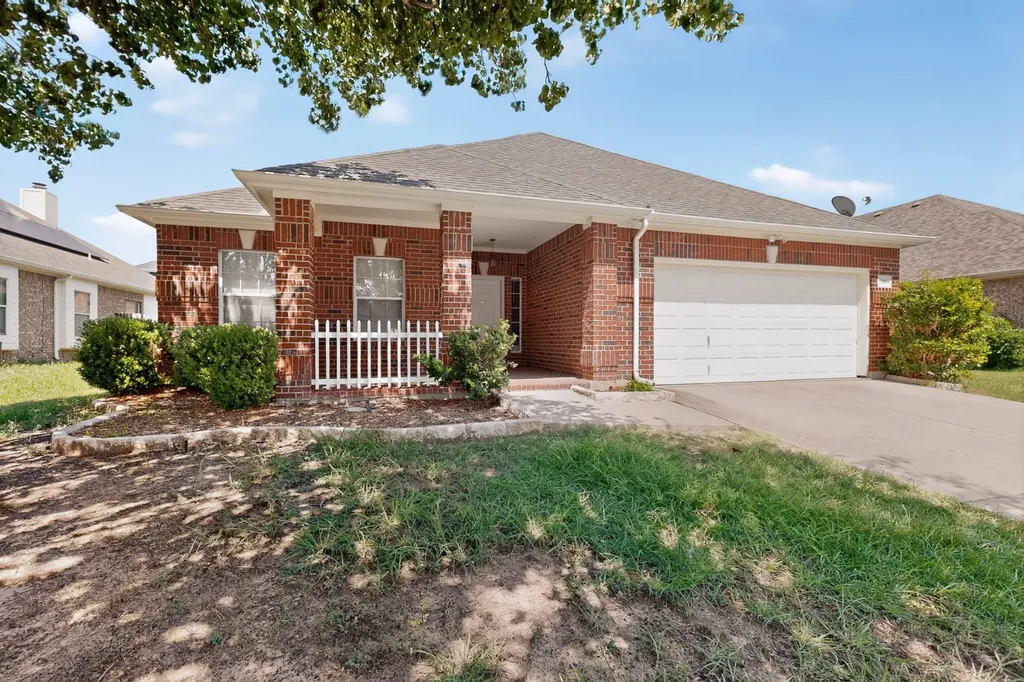 710 Bowie Lane Mansfield TX 76063