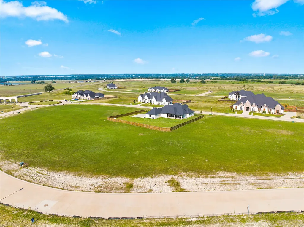 121 Yellow Rose Street Lorena TX 76655