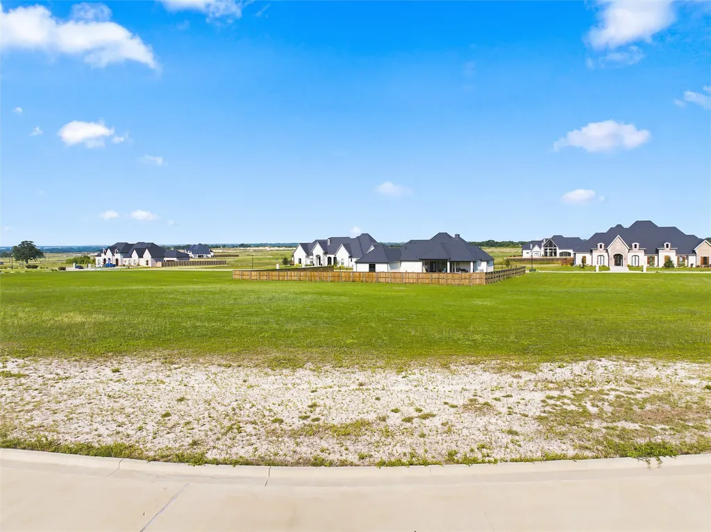 121 Yellow Rose Street Lorena TX 76655