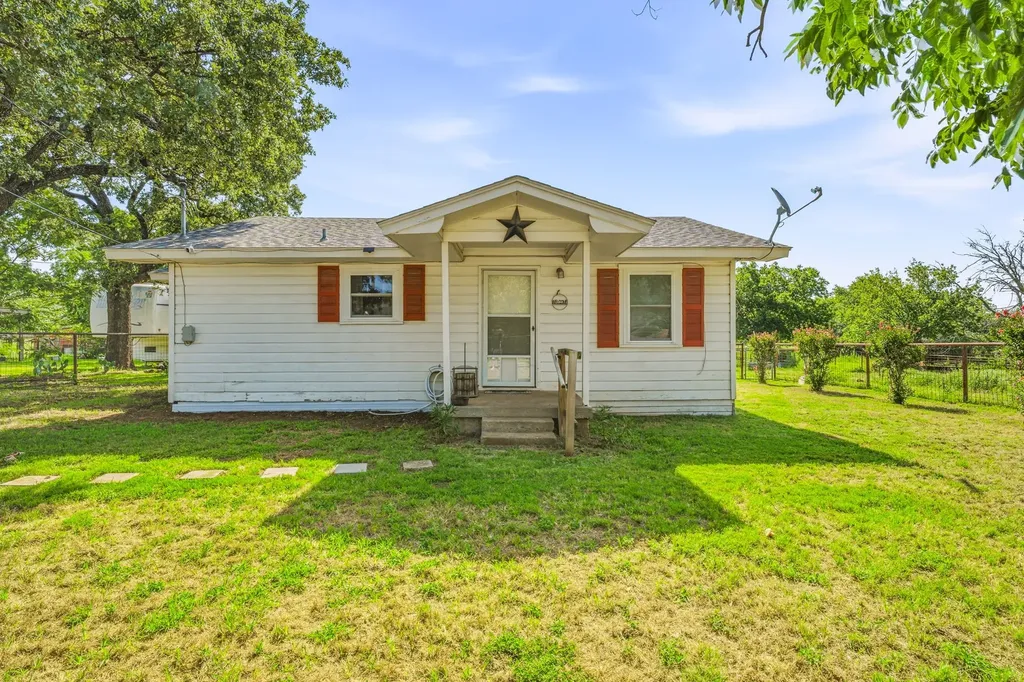 3704 County Road 801 Cleburne TX 76031
