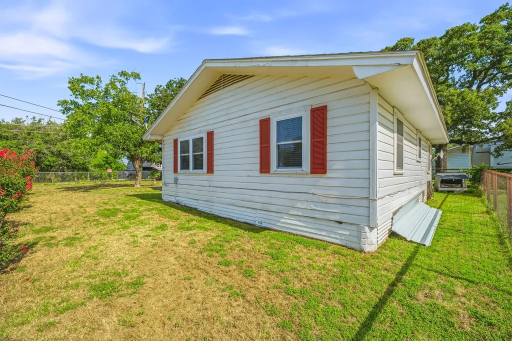 3704 County Road 801 Cleburne TX 76031