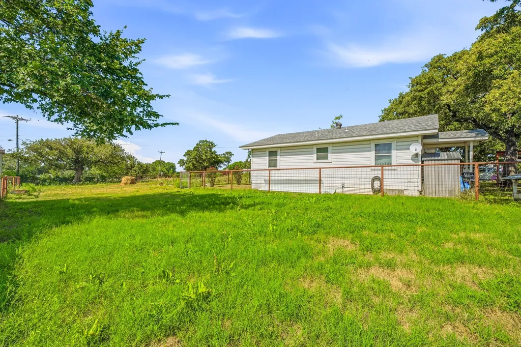 3704 County Road 801 Cleburne TX 76031