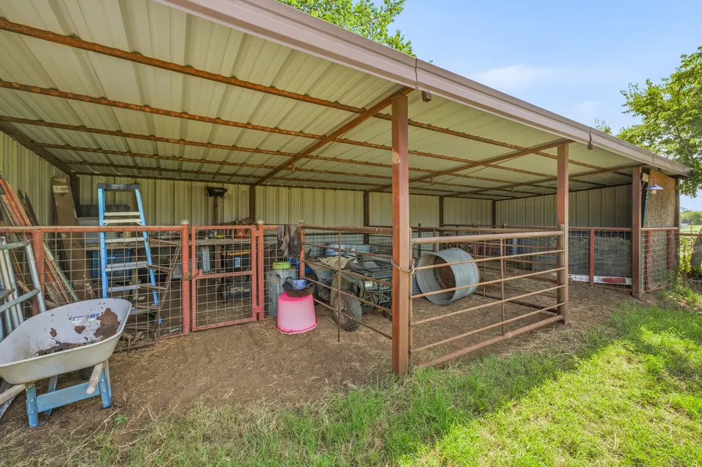 3704 County Road 801 Cleburne TX 76031