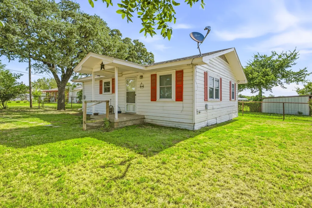 3704 County Road 801 Cleburne TX 76031
