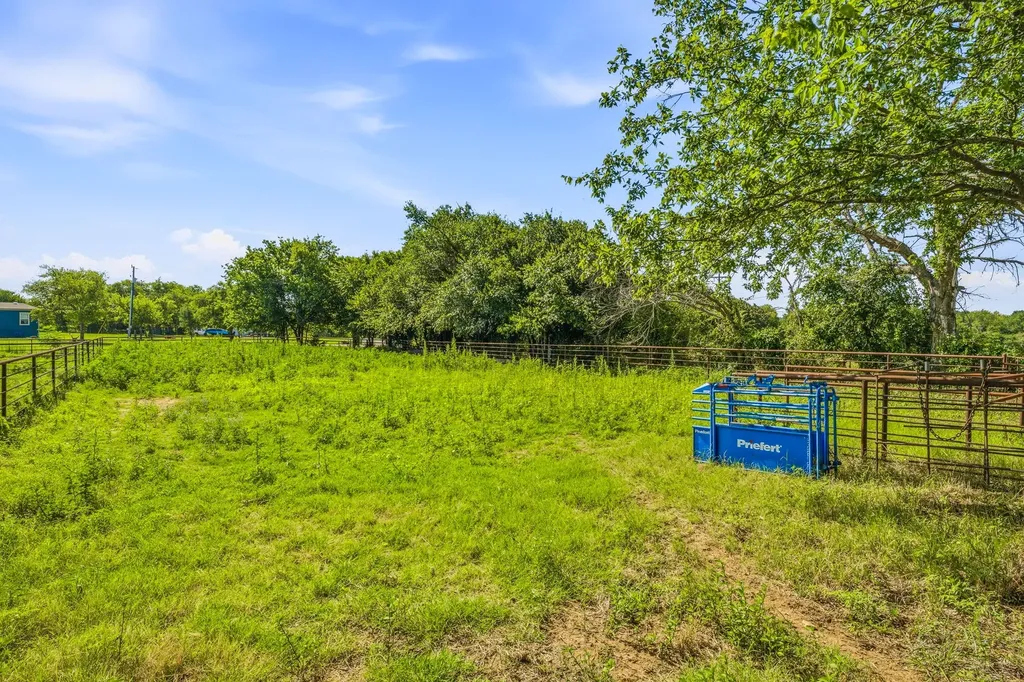 3704 County Road 801 Cleburne TX 76031