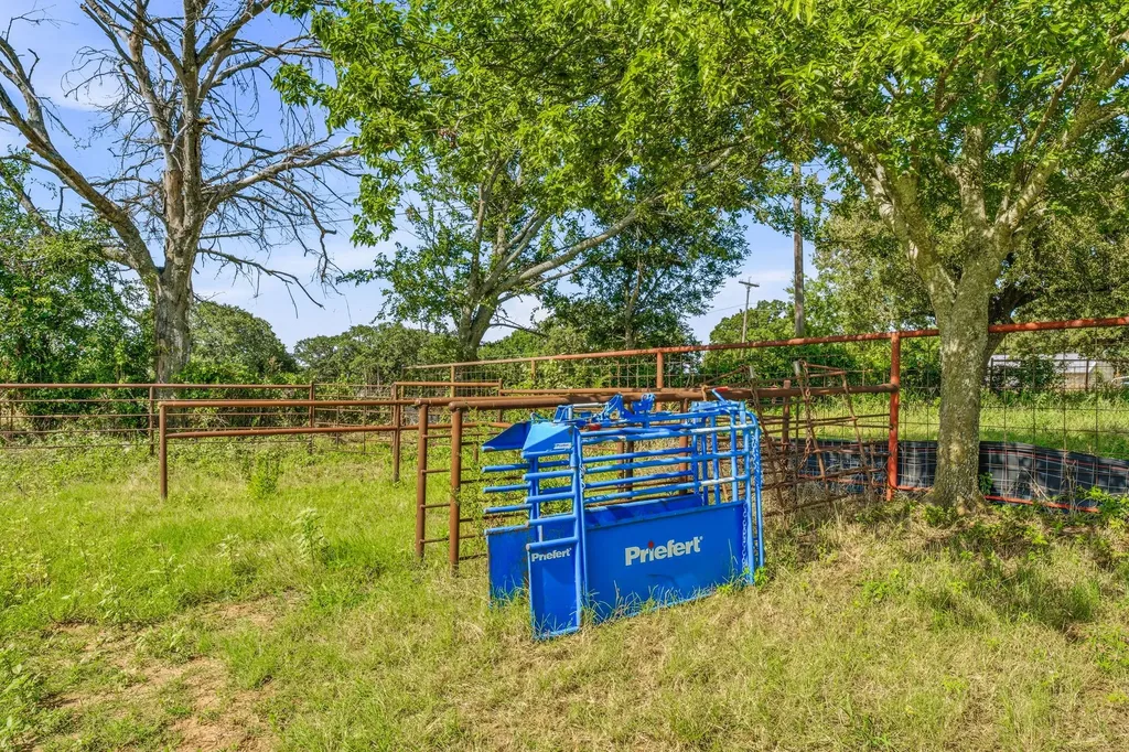 3704 County Road 801 Cleburne TX 76031