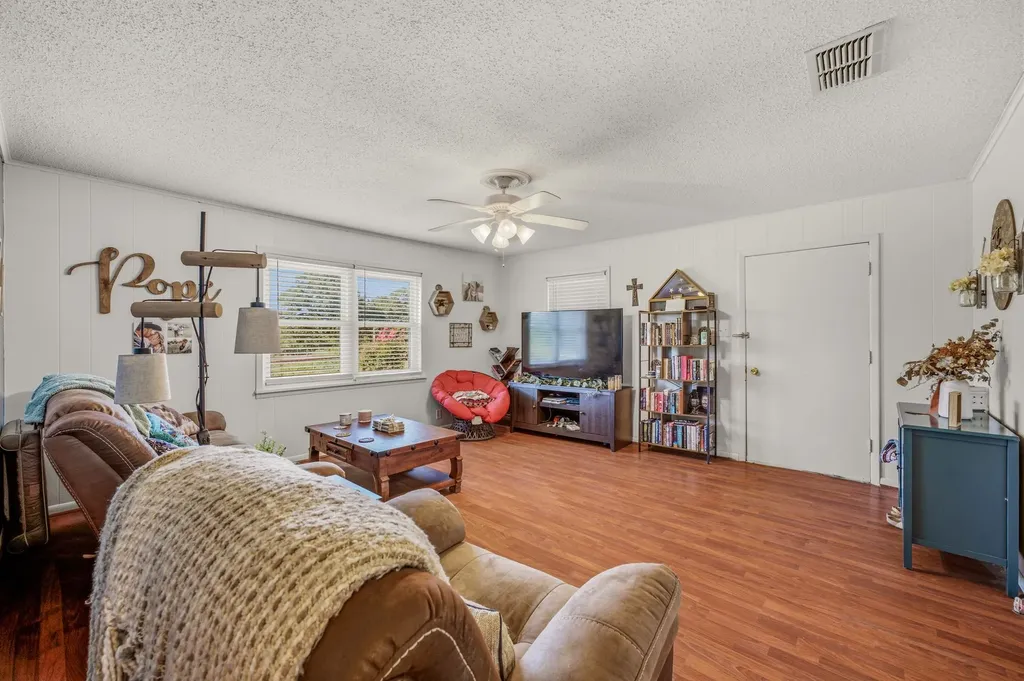 3704 County Road 801 Cleburne TX 76031