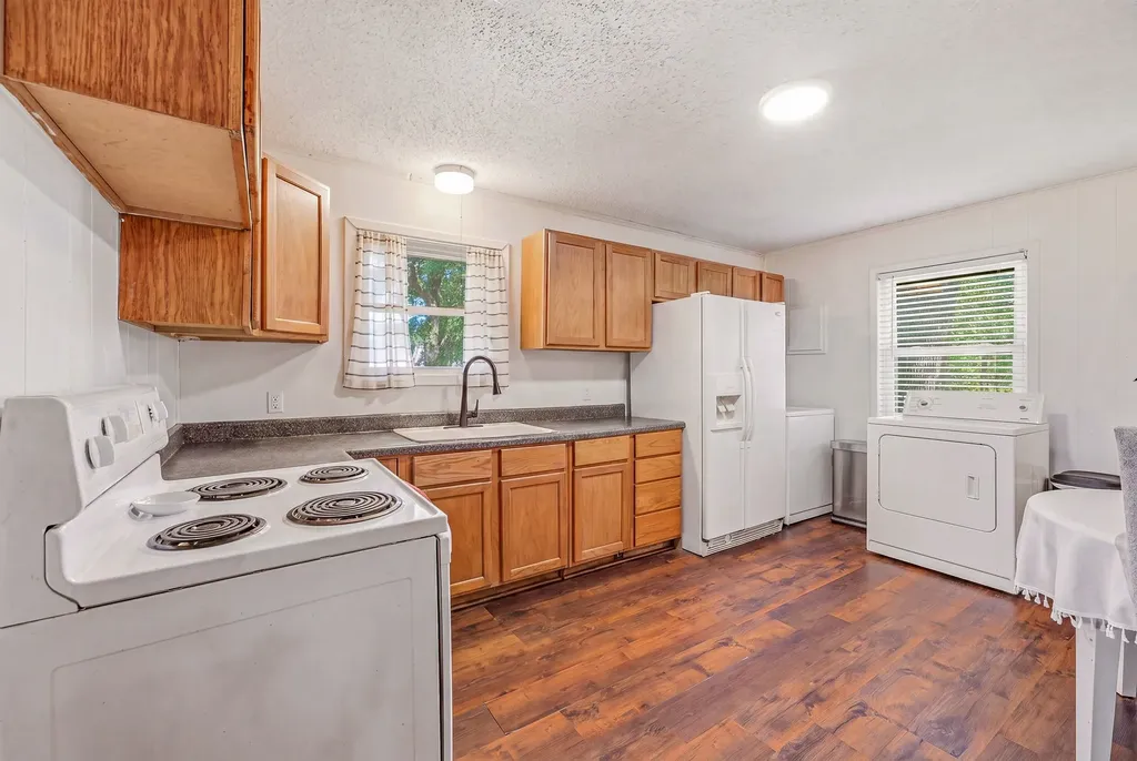 3704 County Road 801 Cleburne TX 76031