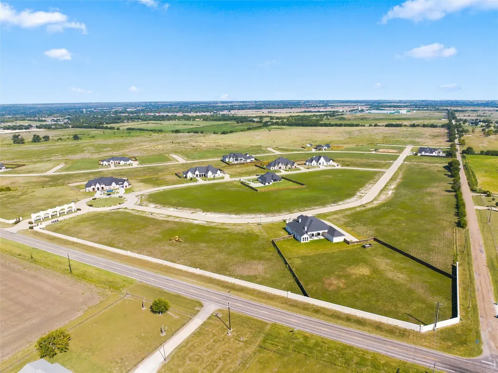 116 Yellow Rose Street Lorena TX 76655