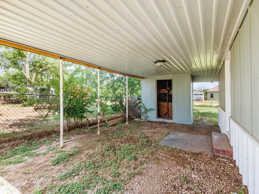 904 W 1st Street Coleman TX 76834