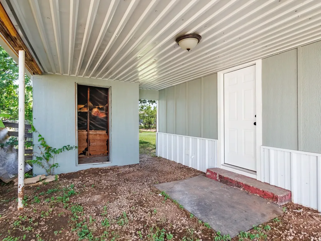 904 W 1st Street Coleman TX 76834