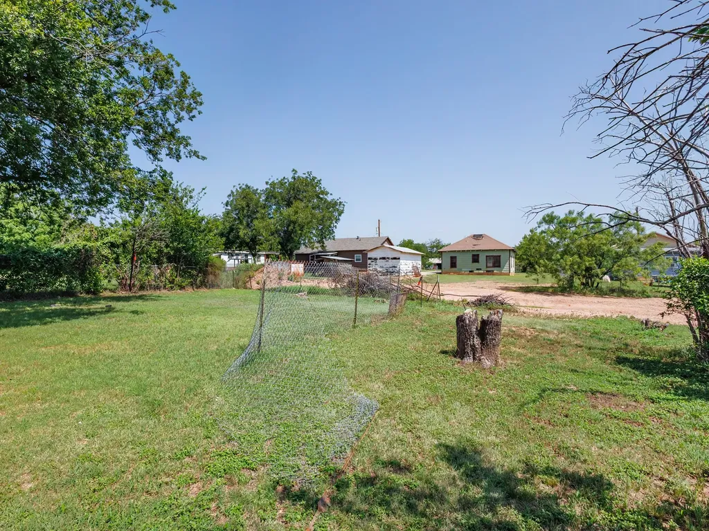 904 W 1st Street Coleman TX 76834