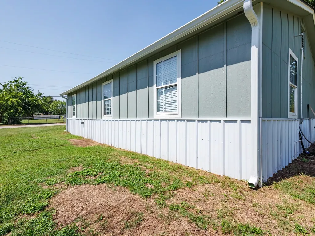 904 W 1st Street Coleman TX 76834
