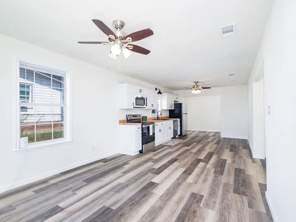 904 W 1st Street Coleman TX 76834
