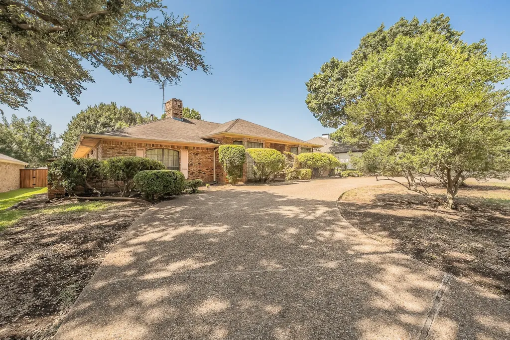 7720 Lone Moor Circle Dallas TX 75248
