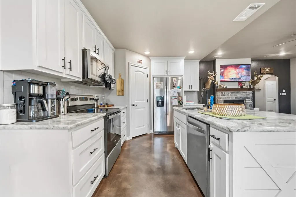 116 Wildcat Way Whitney TX 76692