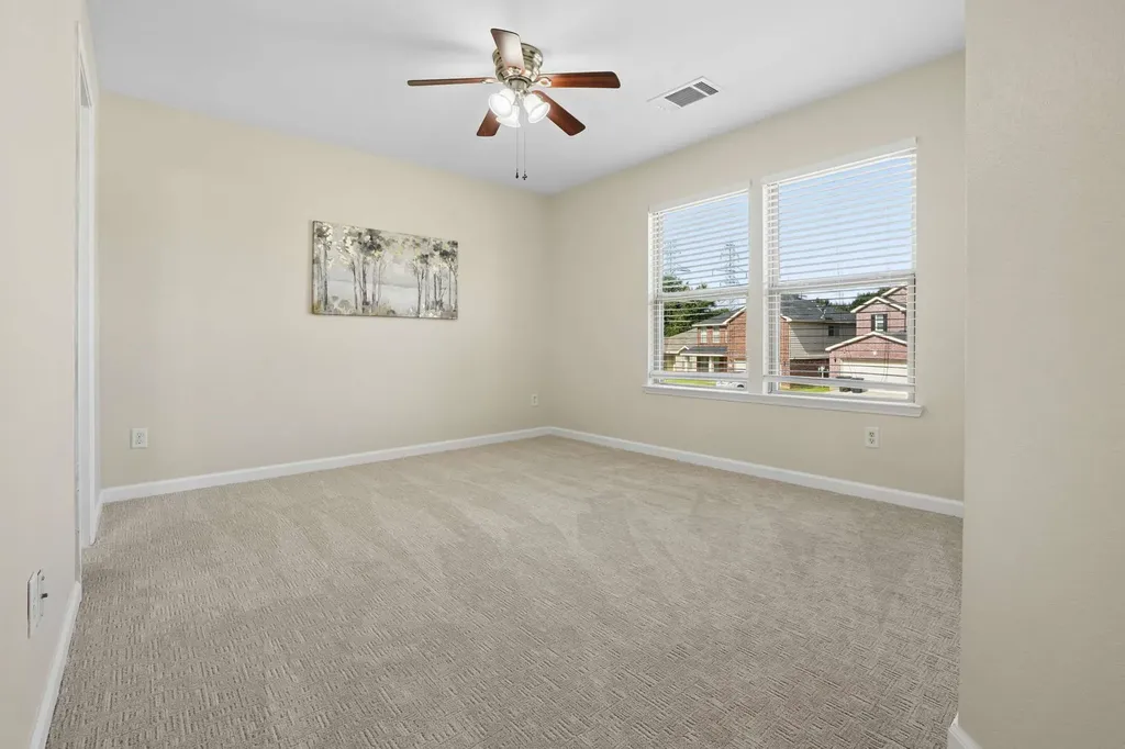 1825 Lynnwood Hills Drive Fort Worth TX 76112