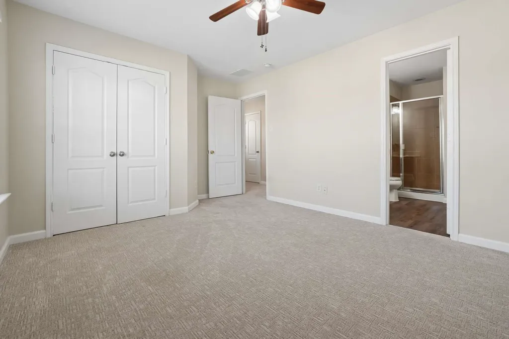1825 Lynnwood Hills Drive Fort Worth TX 76112