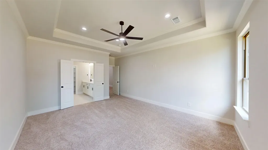 2825 S Grove Street Fort Worth TX 76104